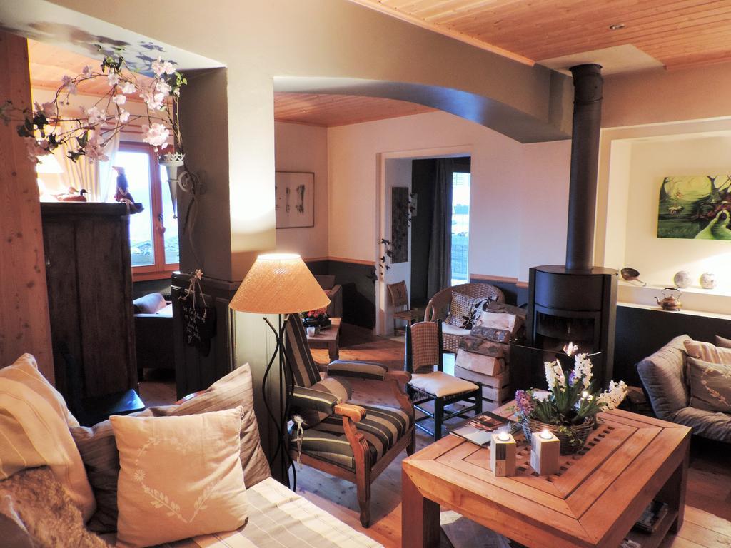 Bed and Breakfast La Demeure Des Elfes Albinen Exterior foto